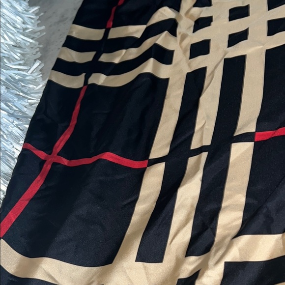 Burberry Black and Beige Checkered Scarf - Picture 5 of 5